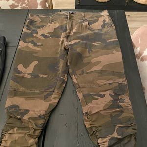 Men’s Zara camo pants size 36